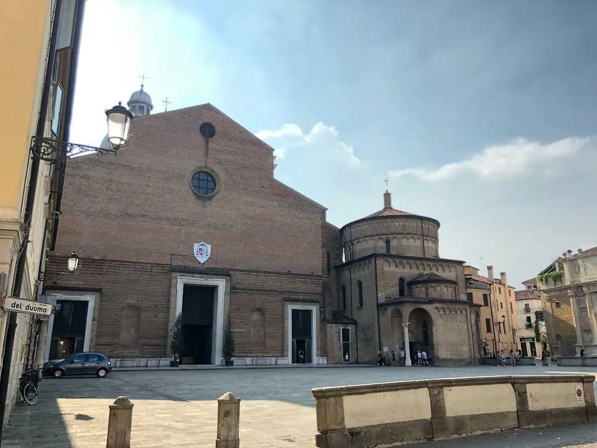 M14 Duomo Apartments Padua 0*,  Italien